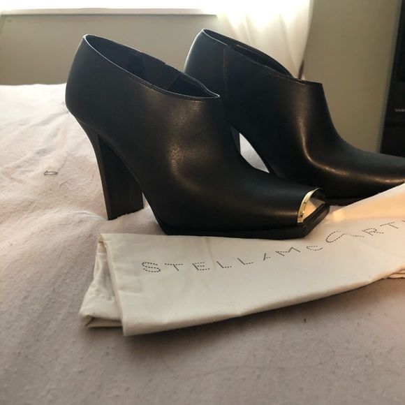 Shoes - Picture 2 of 3